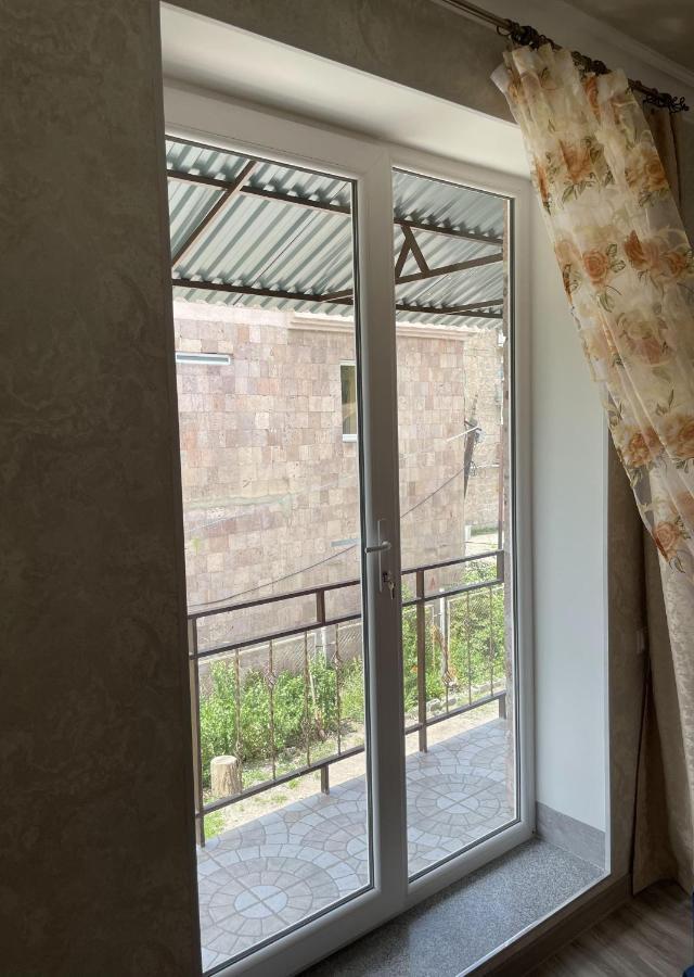 Armani Guest House Martuni Exterior foto